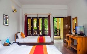 Hotel Chitwan Park Village