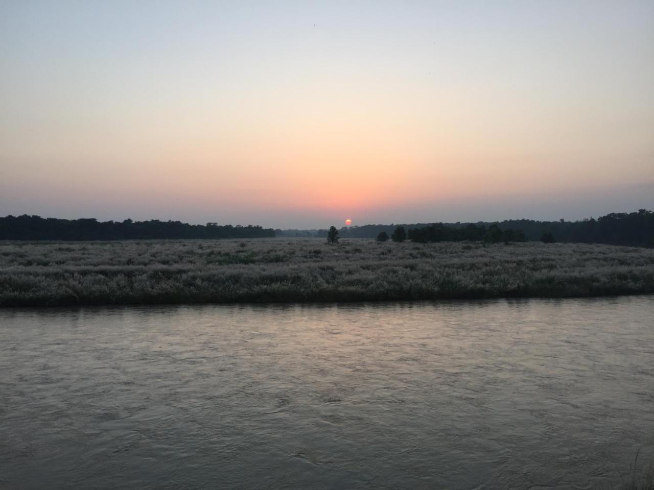 Hotel Chitwan Park Village Sauraha Exterior photo