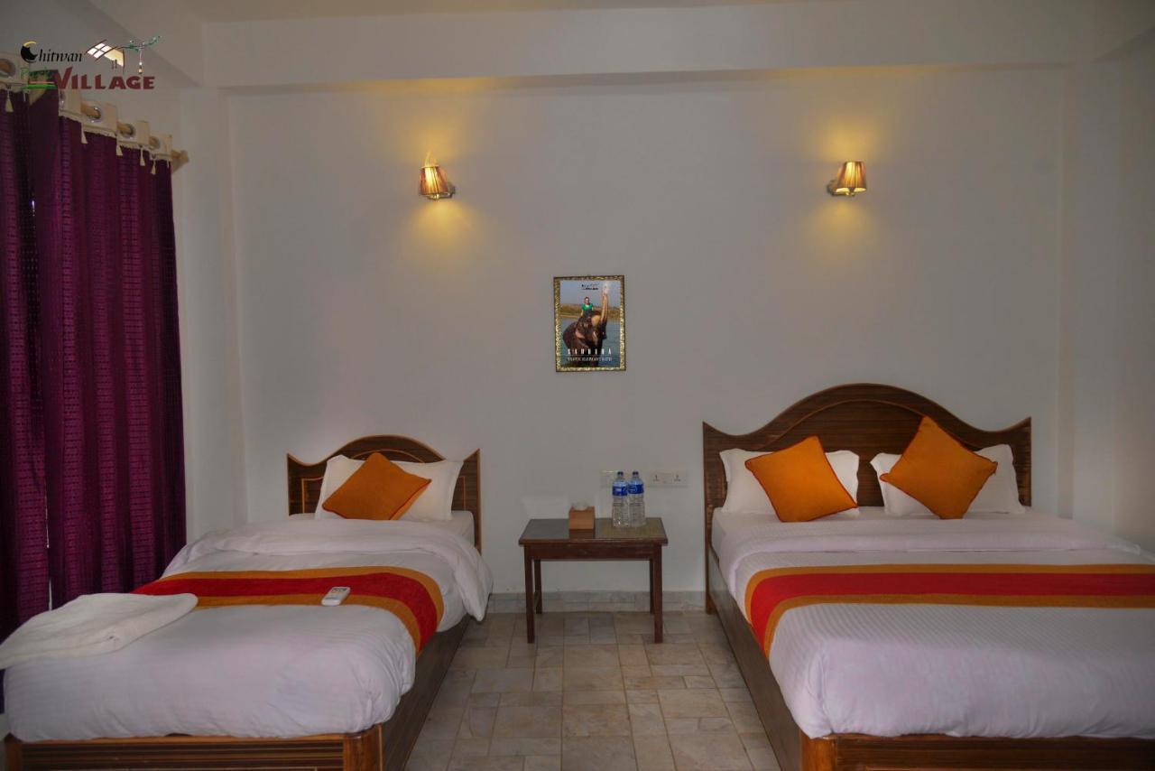 Hotel Chitwan Park Village Sauraha Exterior photo